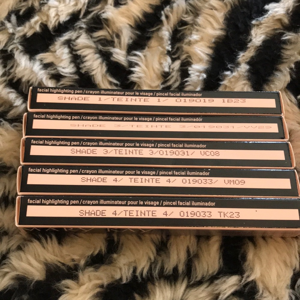 Mary Kay facial highlighting pen shade 4 New in box - Picture 2 of 3